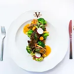 Victoria Hotel 3*