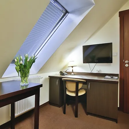 Victoria Hotel 3*