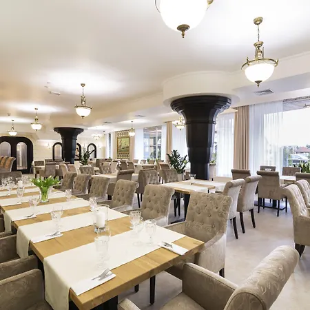Victoria Hotel 3*
