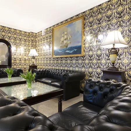 Victoria 3*