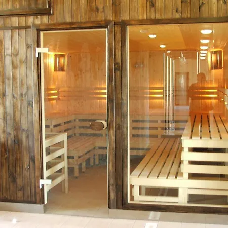 Victoria Hotel 3*