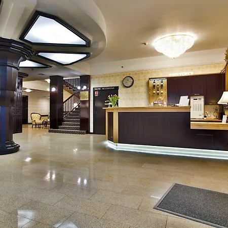 Victoria Hotel 3*